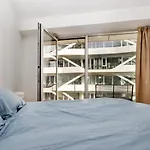 Lys 3 Vaerelses Med 26 M2 Sydvendt Altan Appartement *