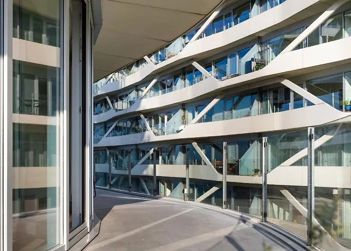 Lys 3 Vaerelses Med 26 M2 Sydvendt Altan Århus